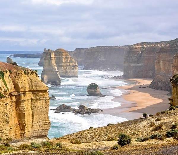 Ein Naturspektakel im Reisegebiet Australien und Neuseeland sind die 12 Apostel. Die Reise und die Kimberly Coast entdecken. 